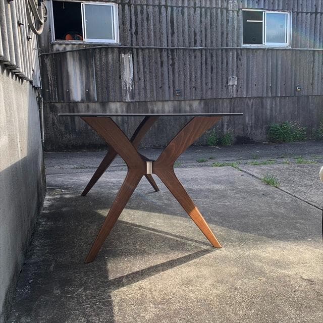 Calligaris TOKYOダイニングテーブル （運送会社での配送不可商品）