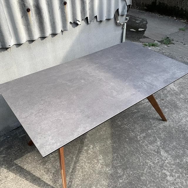 Calligaris TOKYOダイニングテーブル （運送会社での配送不可商品）