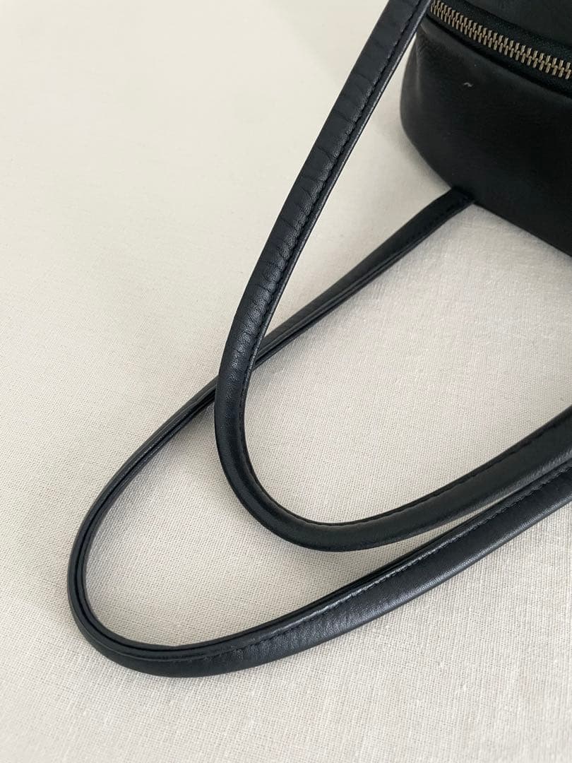 a （アー）スクエアボストンバッグMブラック黒レザーショルダーバッグハンドバッグ