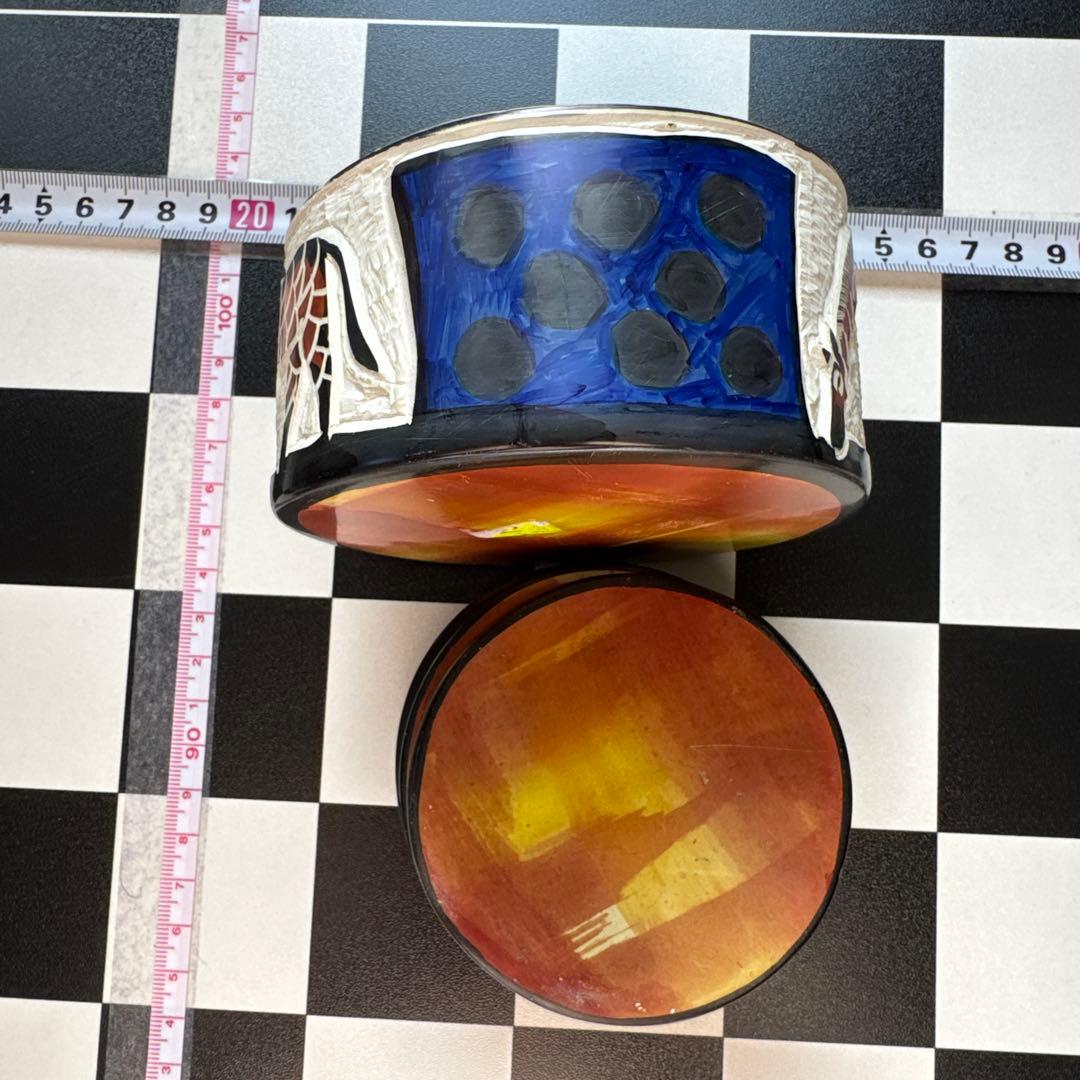 動物模様 陶器の円形皿