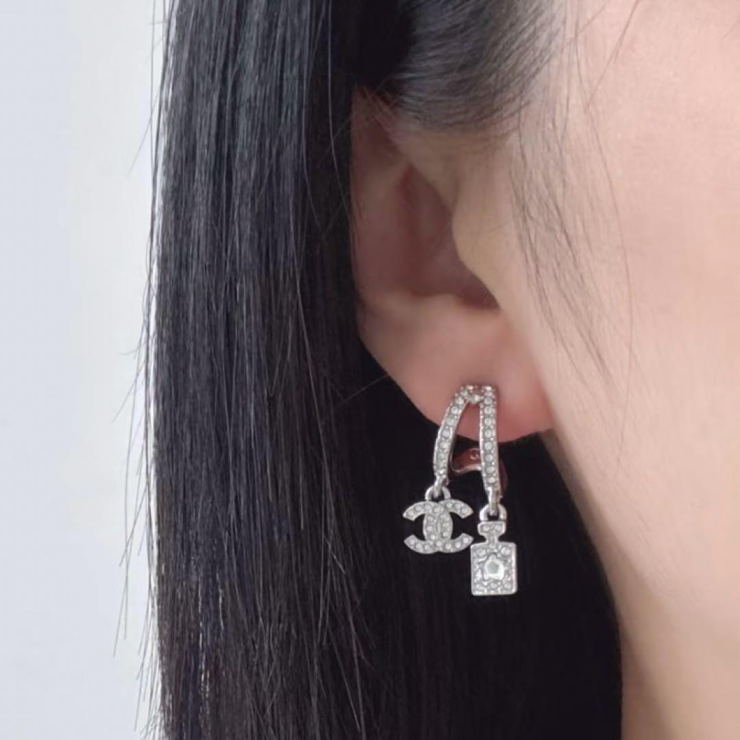 CHANEL CCロゴピアス 25P ノベルティ - メルカリ