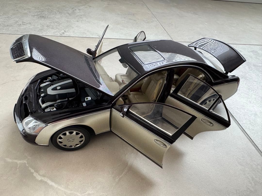 Maybach 57 モデルカー⭐︎1/18スケール⭐︎ AUTOart ツートーン