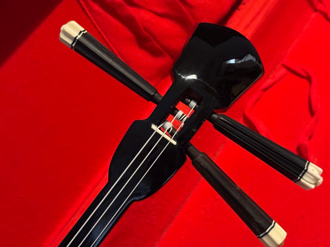 ラストです 旅を重ねた三線昭和六十一年贈沖縄三線黒木