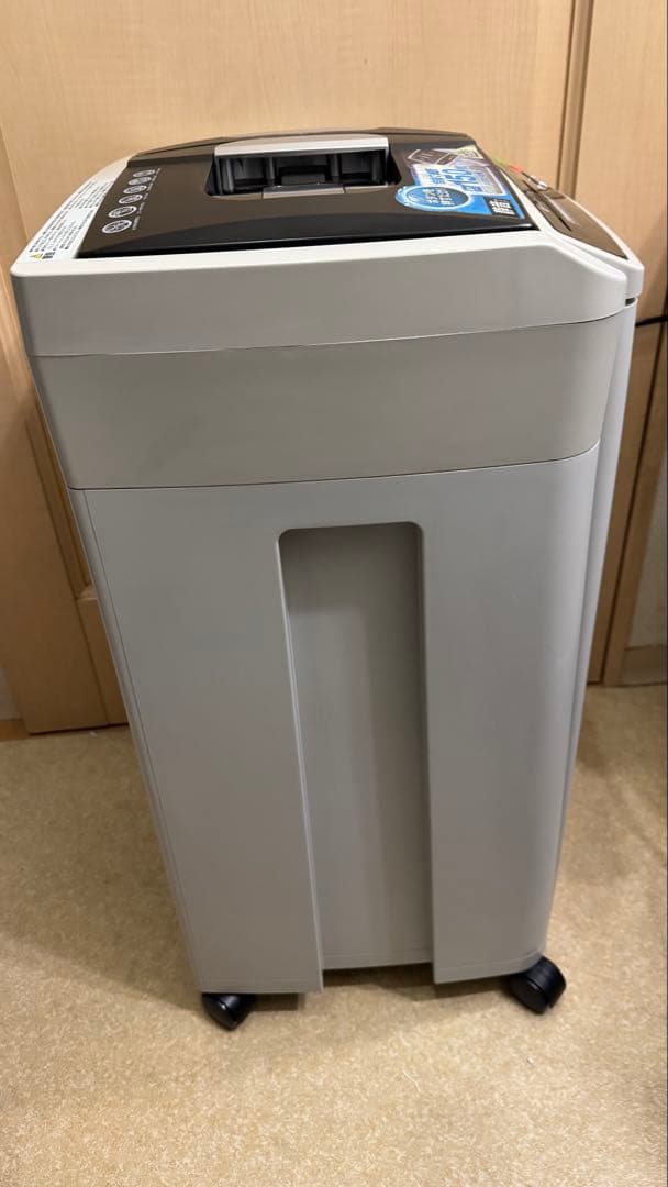 【美品！】【送料無料！】アイリスオーヤマシュレッダーAFS150HC