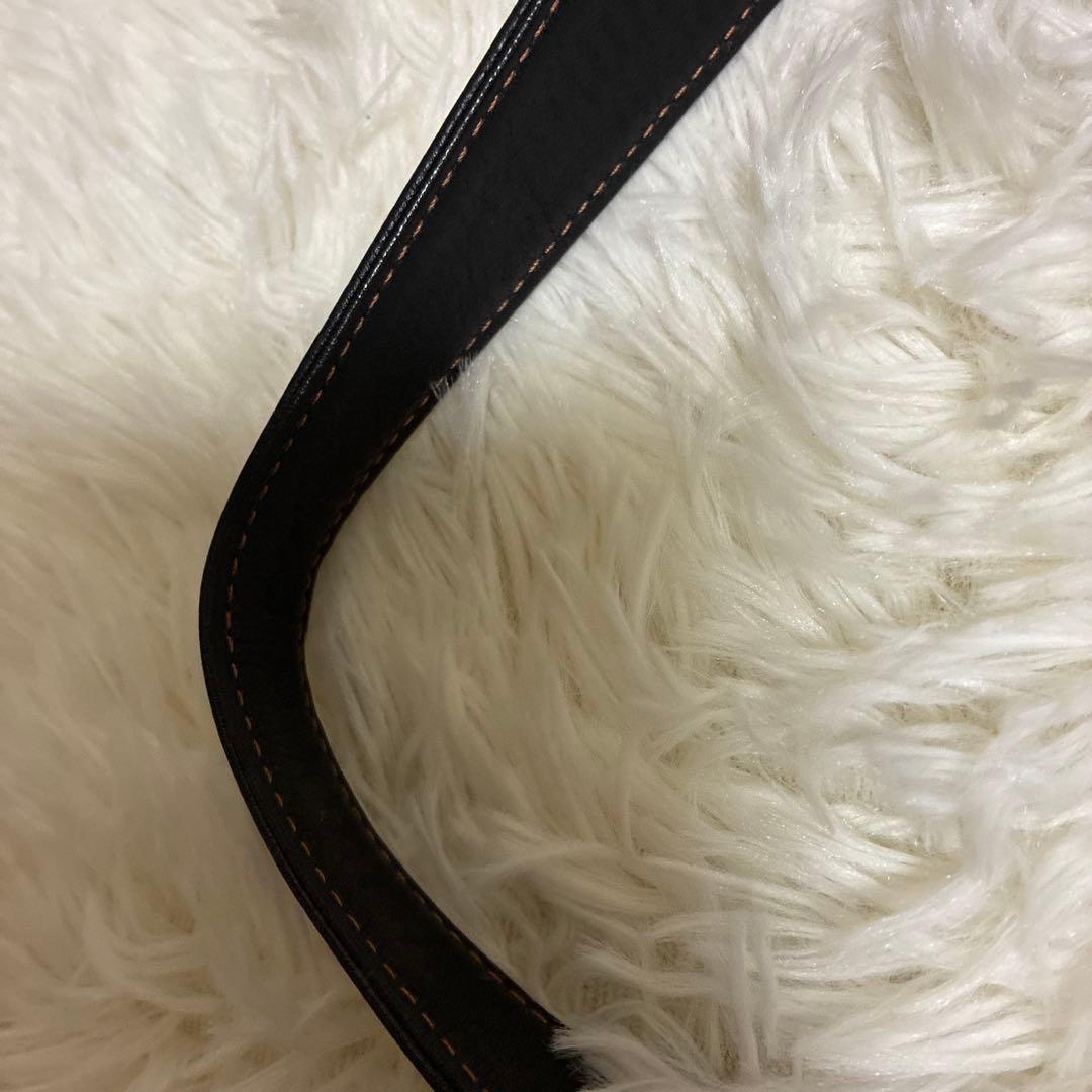 yukasanです。キタムラ ワンショルダーバッグ シボ革 レザー 黒