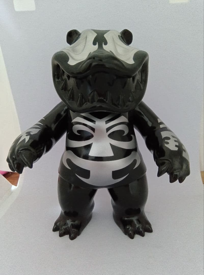 Hariken マッドパンダ MADPANDA ソフビ フィギュア 黒、銀