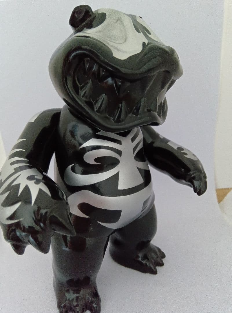 Hariken マッドパンダ MADPANDA ソフビ フィギュア 黒、銀