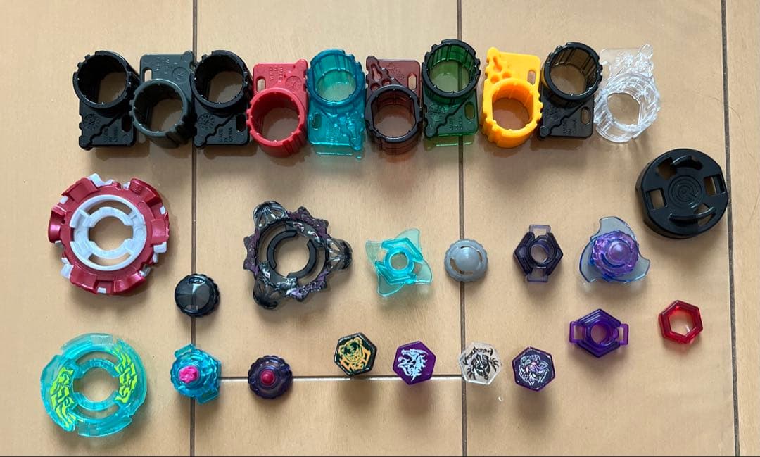 メタルファイトベイブレード36個まとめ売り(ランチャー、パーツ