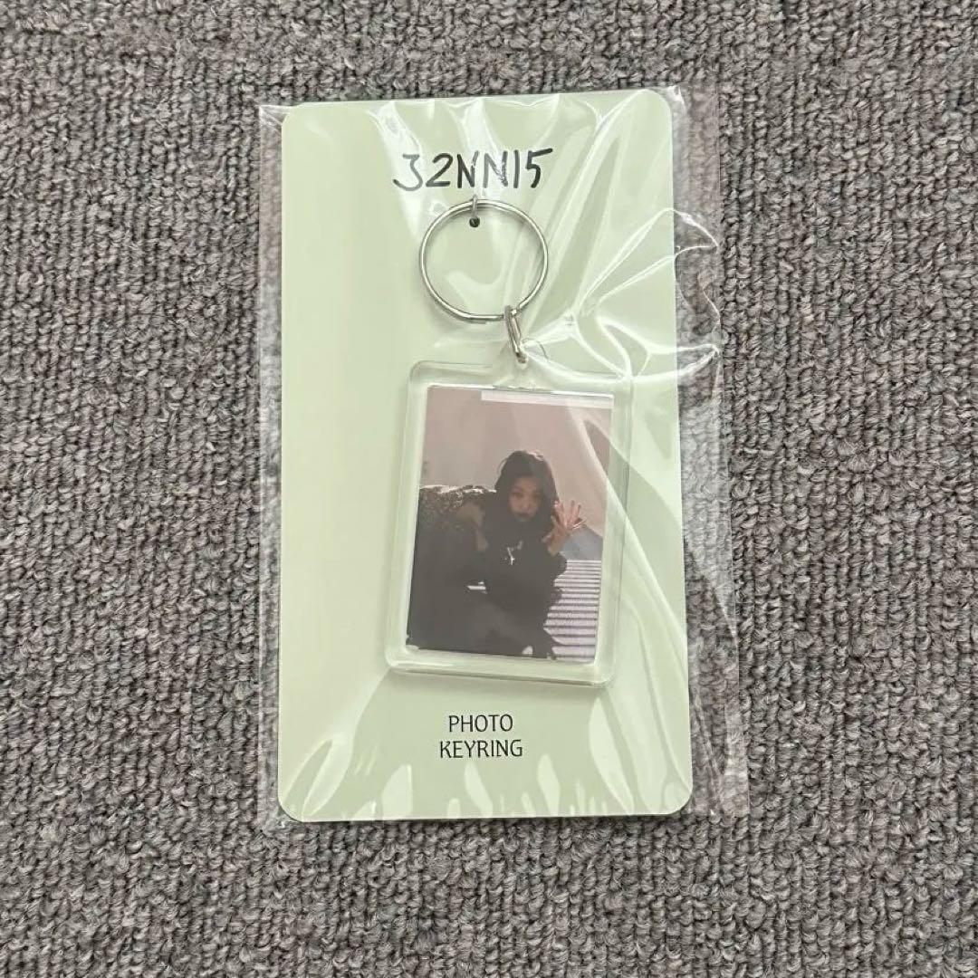 JENNIE J2NNI5 フォトキーチェーン キーホルダー popup - メルカリ