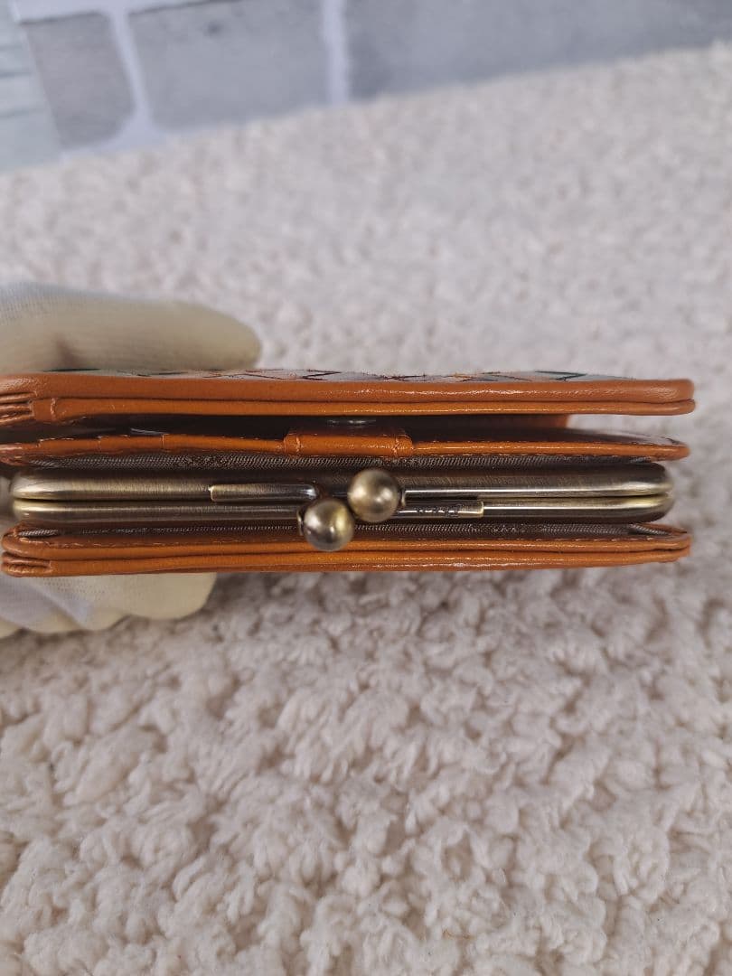 新品【ダコタ】アロマティコ がま口二つ折り財布　牛革 本革【Dakota】