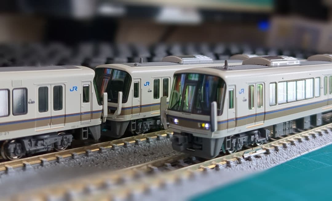 (室内灯付き)KATO 221系リニューアル車<大和路快速>8両セット KATO 221系リニューアル車<大和路快速> 8両セット 室内灯つき KATO 221