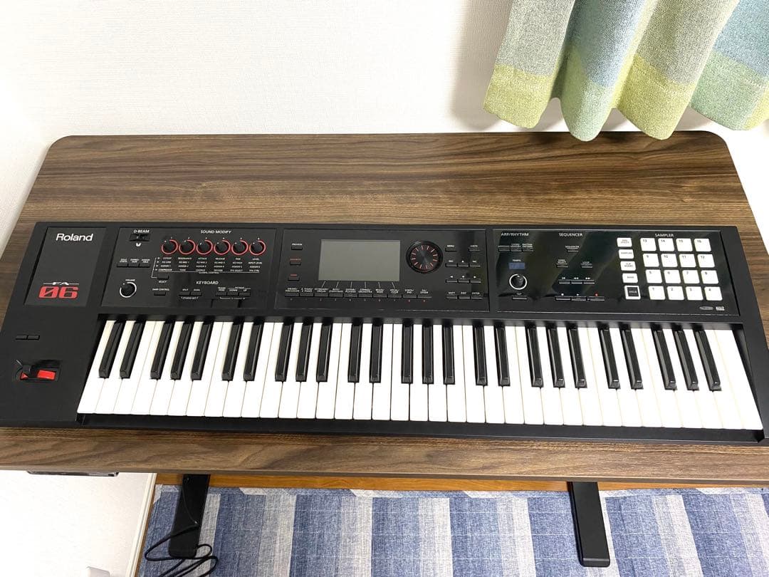 Roland FA-06 シンセサイザー