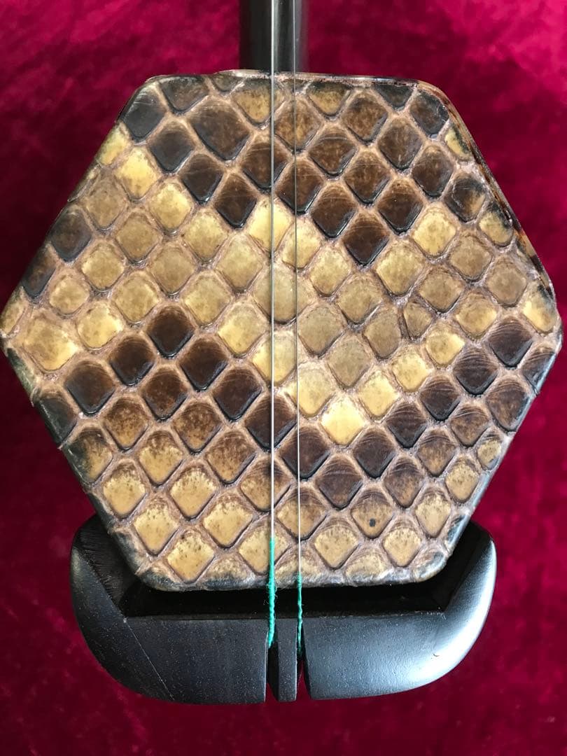 特価二胡★上級黒檀★古月琴坊・黄建洪製作★十年保証★必需品揃い★100％評価 最上級黒檀二胡 ER-2600 二胡製作師 黄建洪精製 “収蔵版”