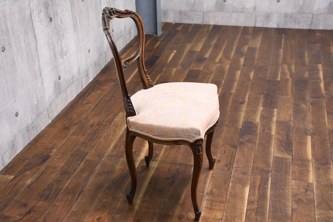 EFK99 英国アンティーク バルーンバックチェア 猫脚 木彫刻 サロン