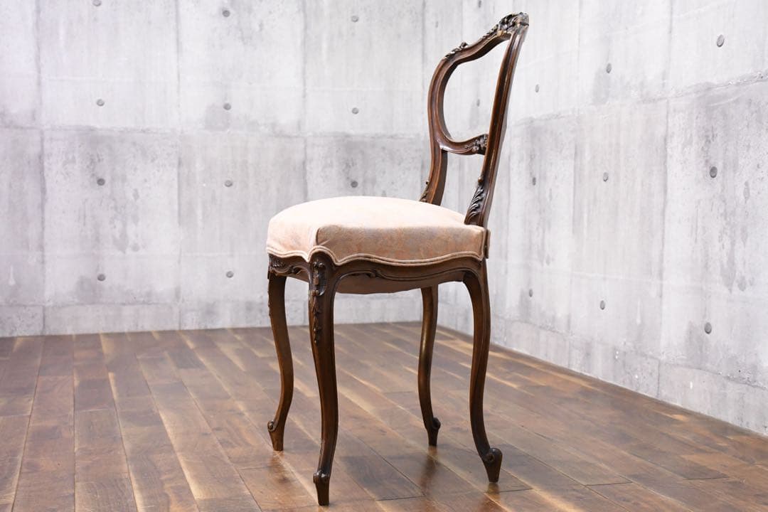 EFK99 英国アンティーク バルーンバックチェア 猫脚 木彫刻 サロン