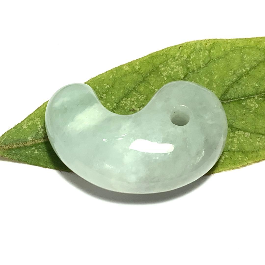 ✳極上透明感見る事の無い逸品勾玉‼️糸魚川翡翠ジェダイト極めて貴重