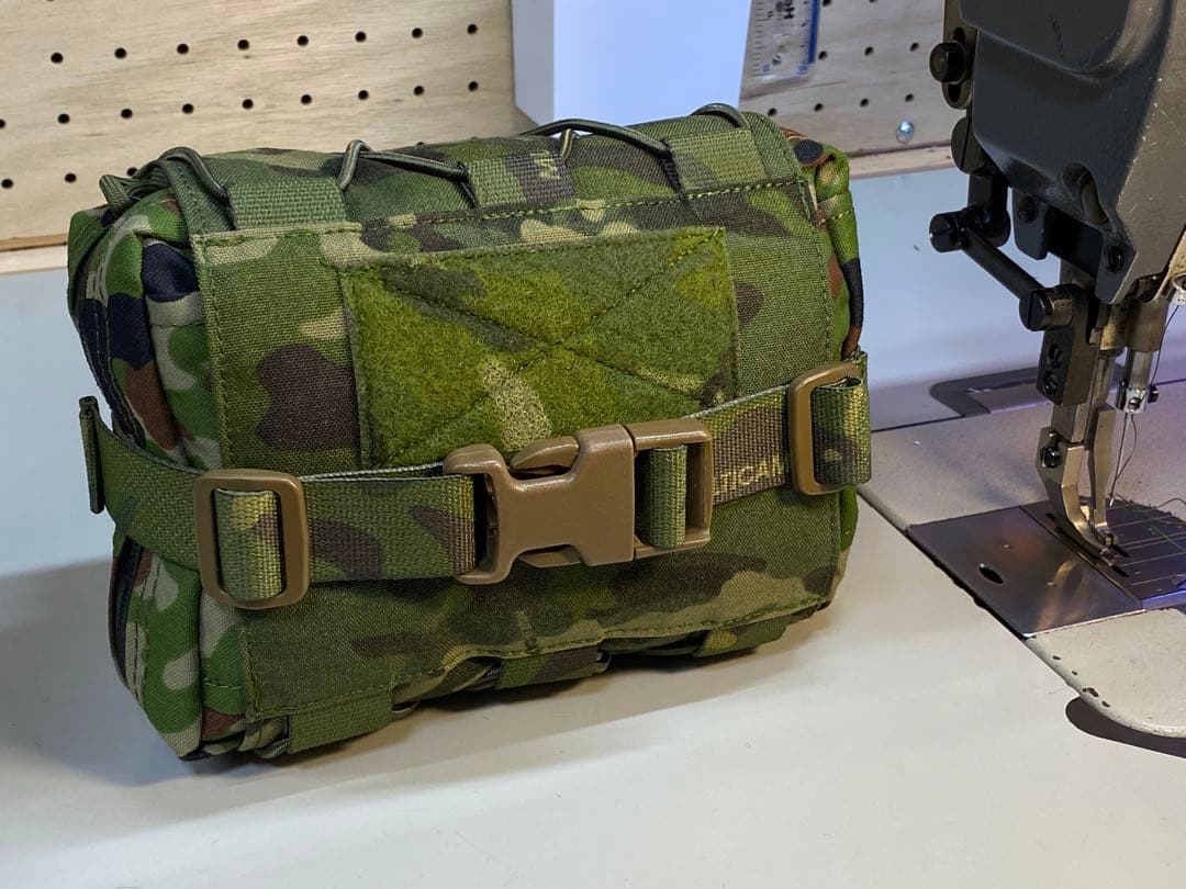 陸自救急品袋 ブローアウトキット 個人製作品 マルチカムトロピック