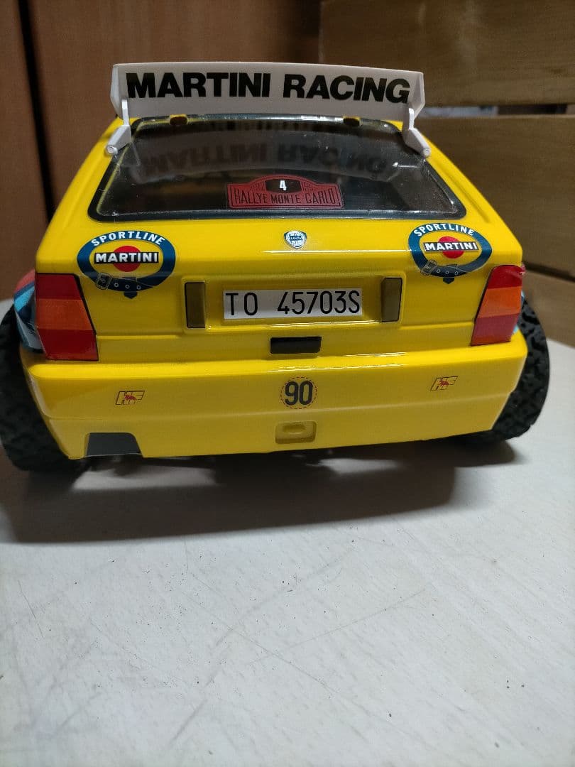 タミヤ　ランチア デルタ　1/10　ボディのみ　マルティーニカラー