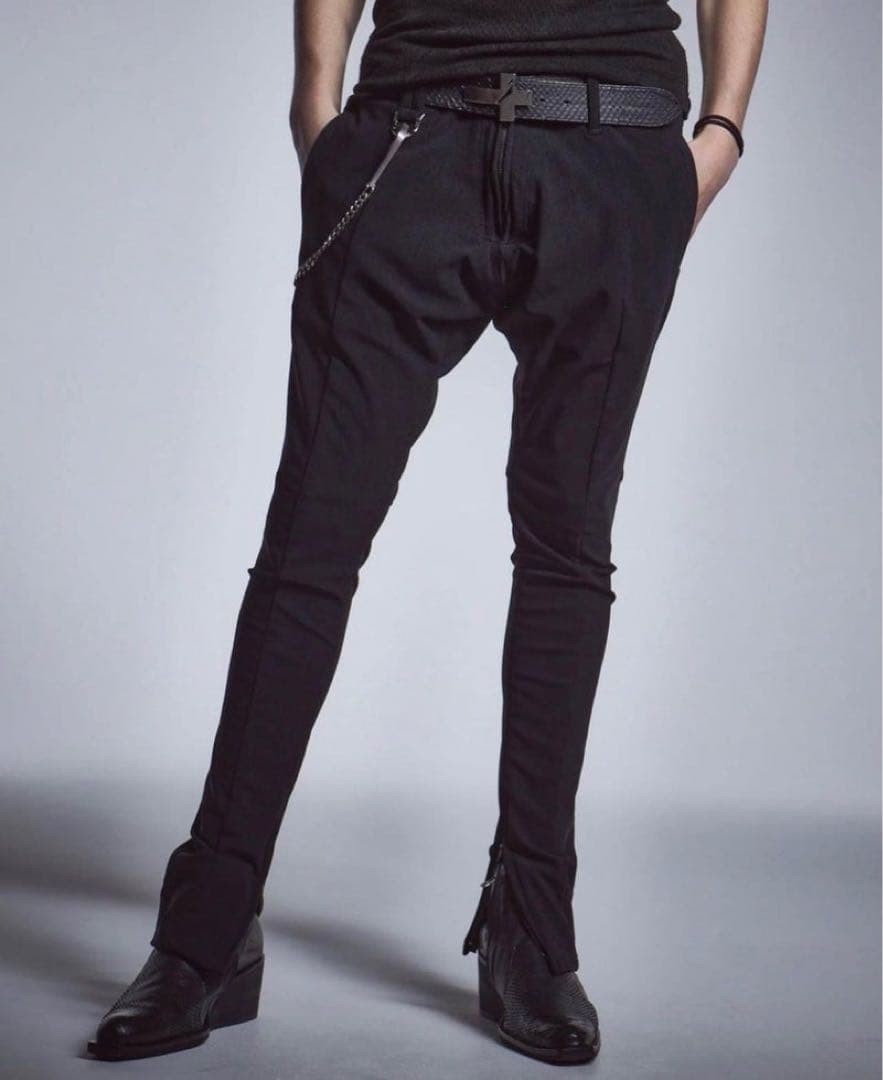 ミスチル桜井 着用 kiryuyrik カーブサルエルパンツ