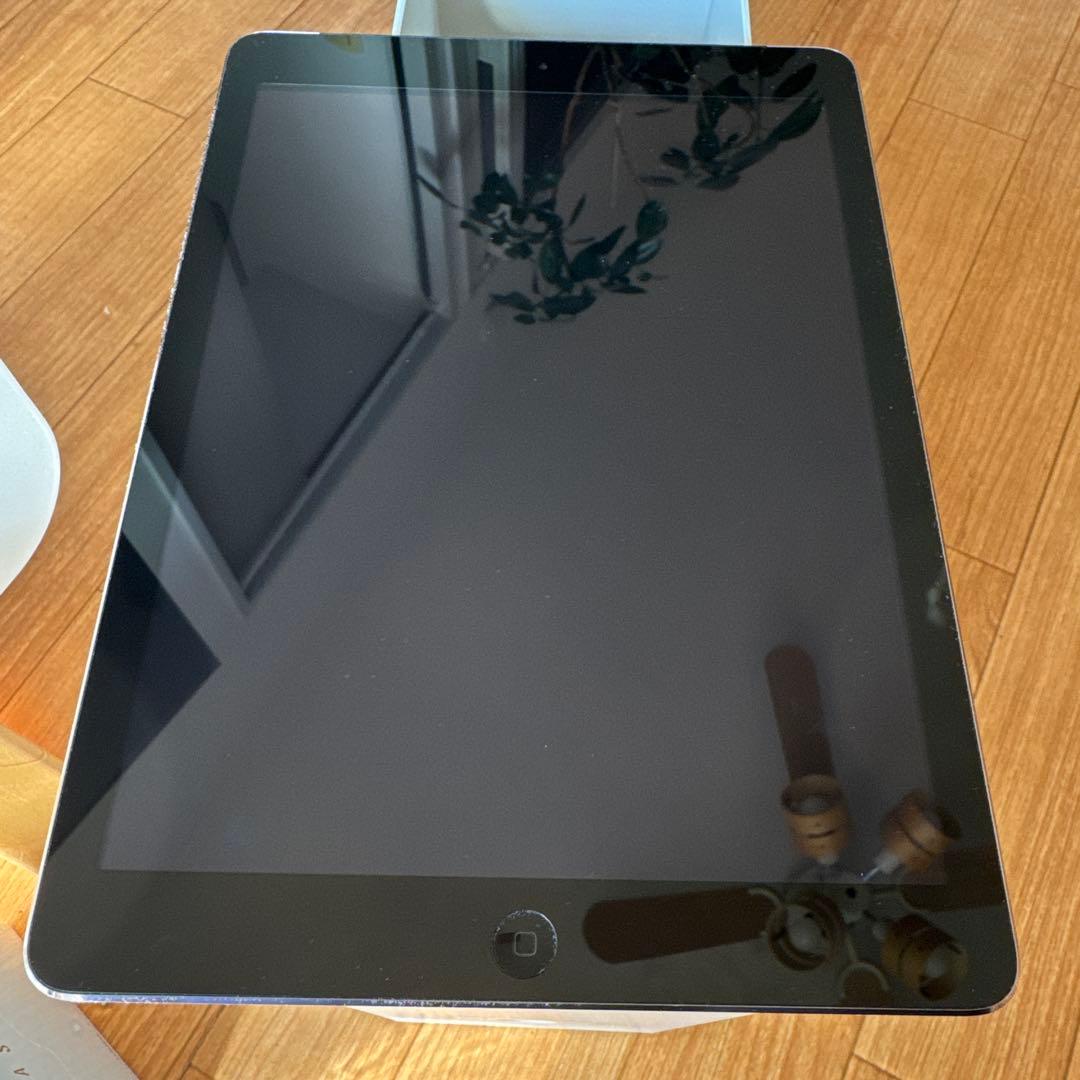 Apple iPad シルバー 本体 ジャンク品 - メルカリ