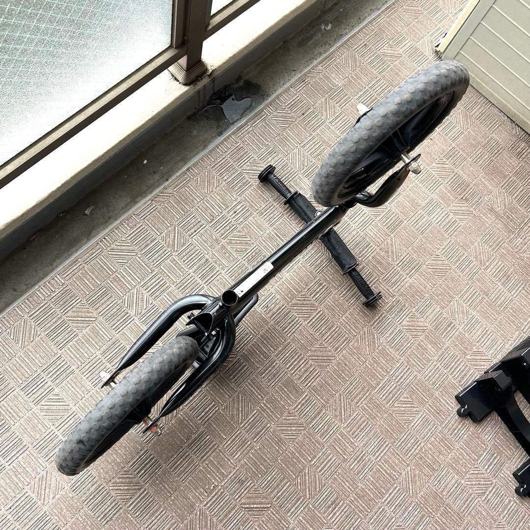 【純正スタンド付】ストライダー スポーツモデル 12インチ ブラック 日本正規品