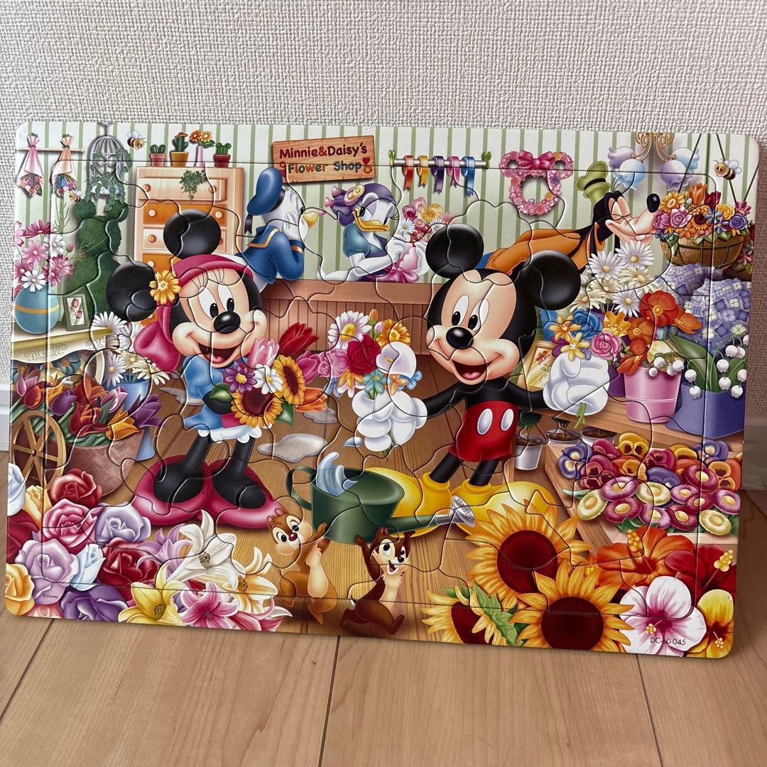 ミッキーとミニーのフラワーショップ ジグソーパズル - メルカリ