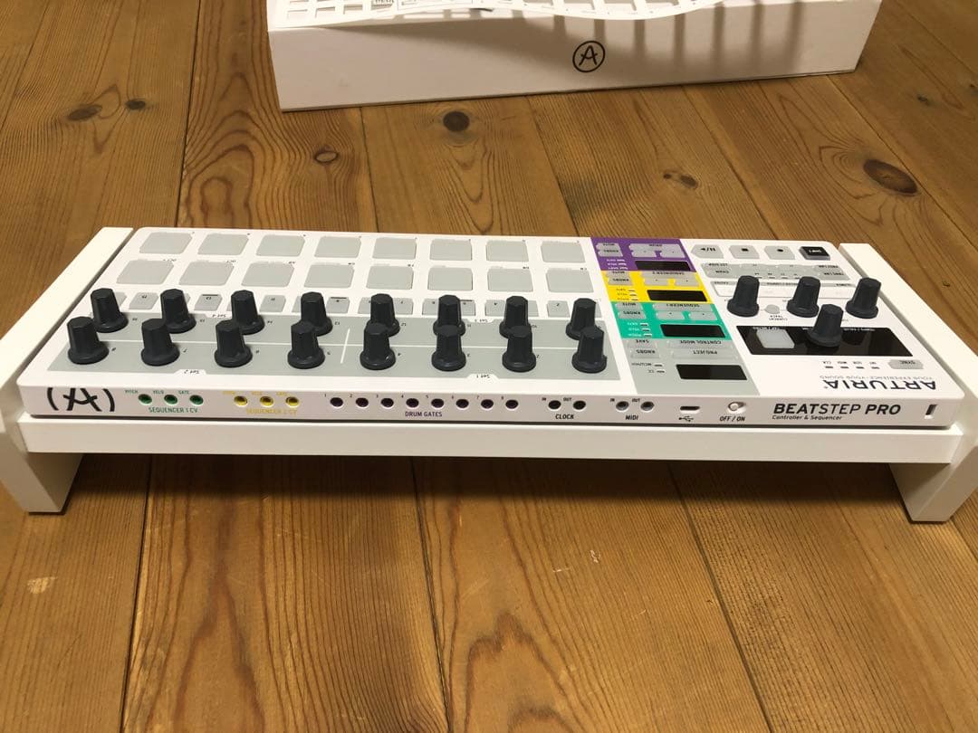 元箱・スタンド付】Arturia BeatStep Pro