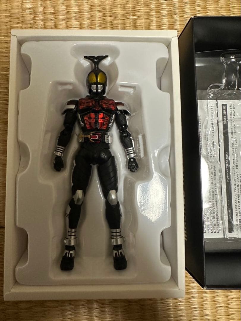 真骨彫　仮面ライダーカブト