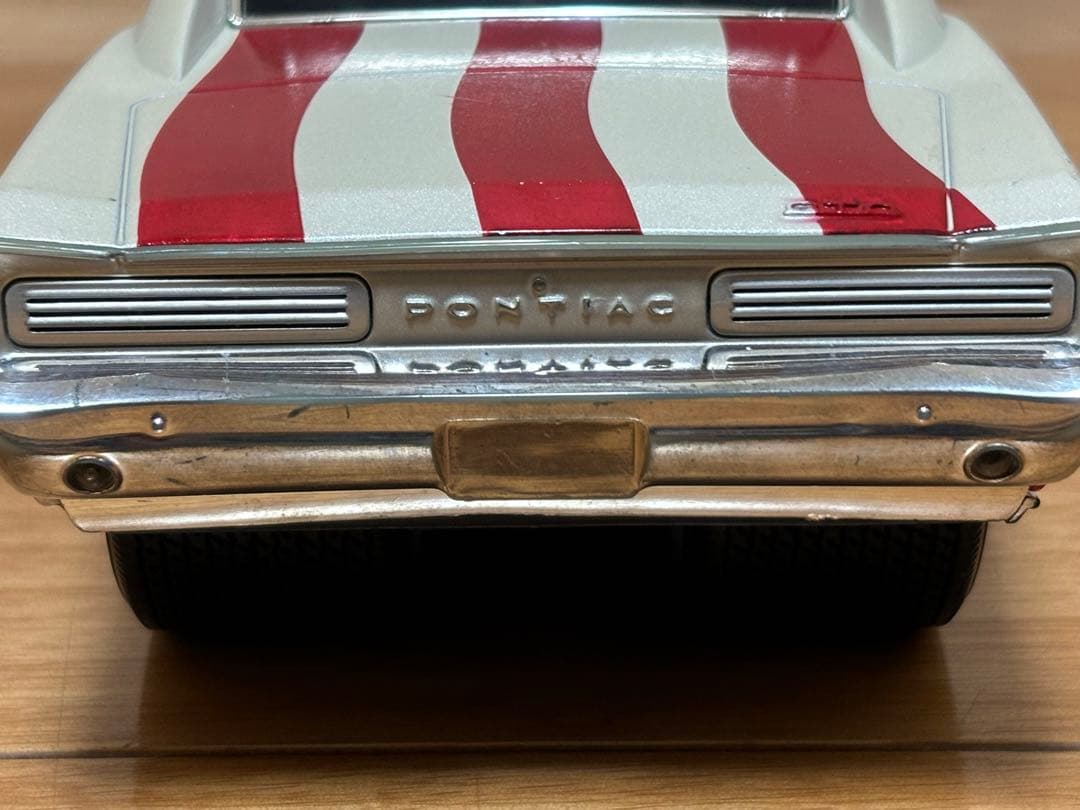 1/18 1966 Pontiac GTO マッスルマシン USA 訳あり