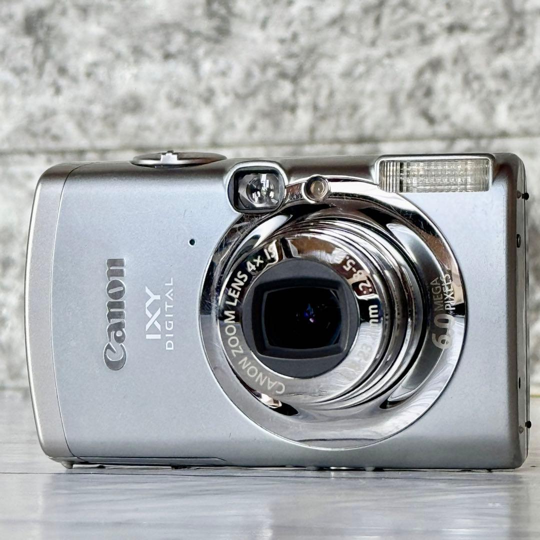 Canon IXY Digital 800 IS ②