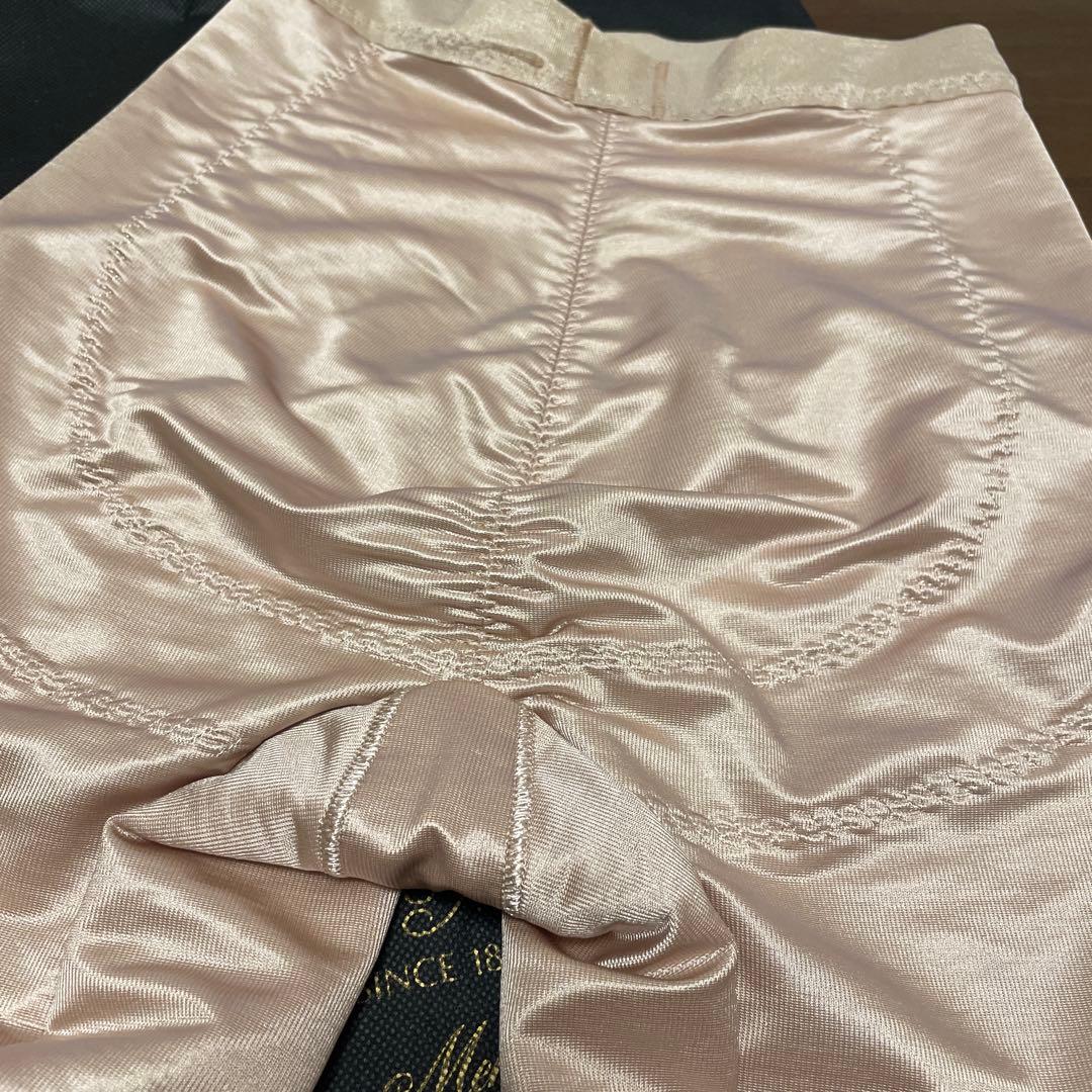 【ウォンバット】ブライダルインナー　ベージュ ビスチェ＆ガードルセット M