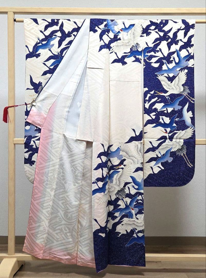 B◇着物くつろぎ レトロ 鶴模様 金彩 白 青 袷 正絹 成人式 振袖 着物