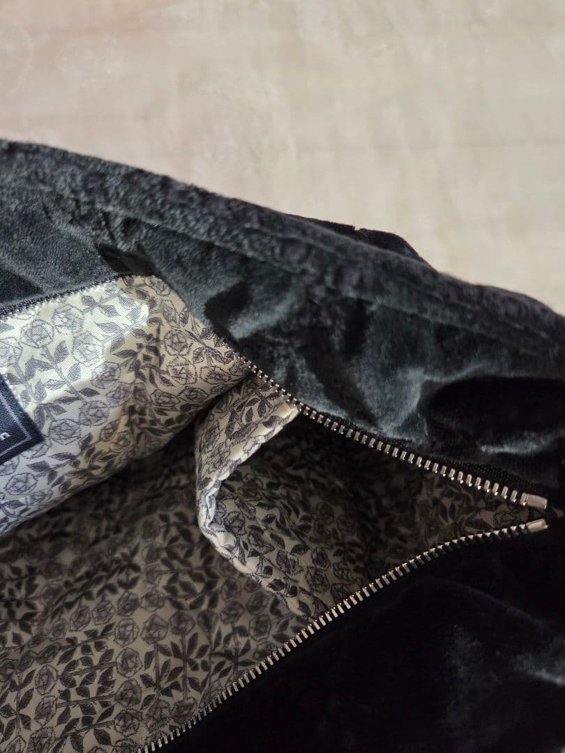 minä perhonen コーデュロイショルダーバッグ　ブラック　S