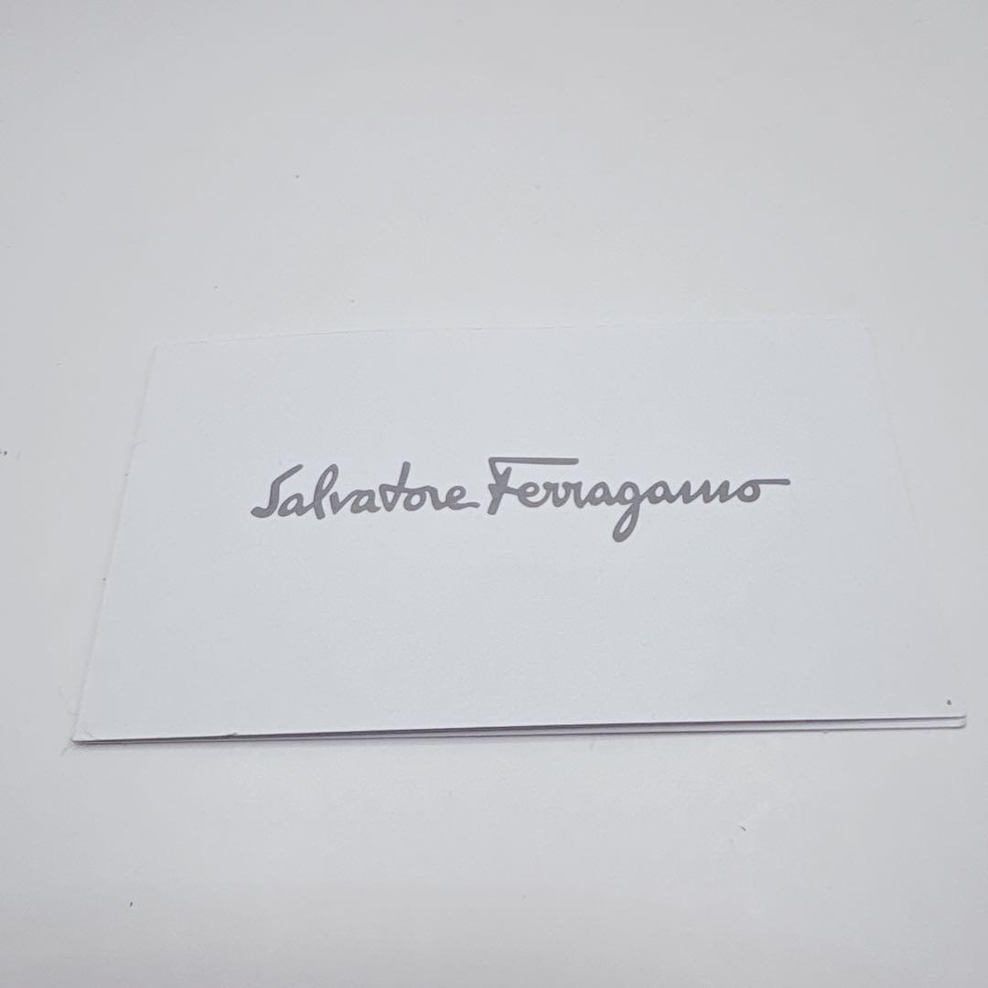 【極美品】フェラガモ　ショルダーバッグ レザー　ガンチーニ　メタリックシルバー