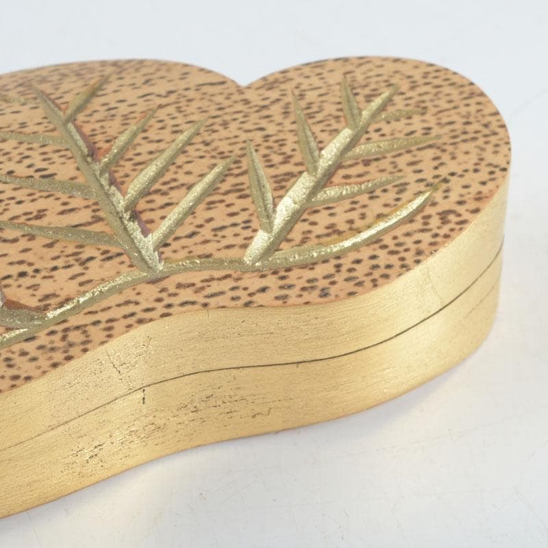 茶道具　雅象作　古竹内黒柿金塗　松竹香合　共箱　V　9490