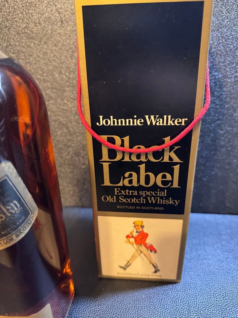 未開封ジョニーウォーカー ブラック金キャップ 白紋章黒ラベル古酒希少