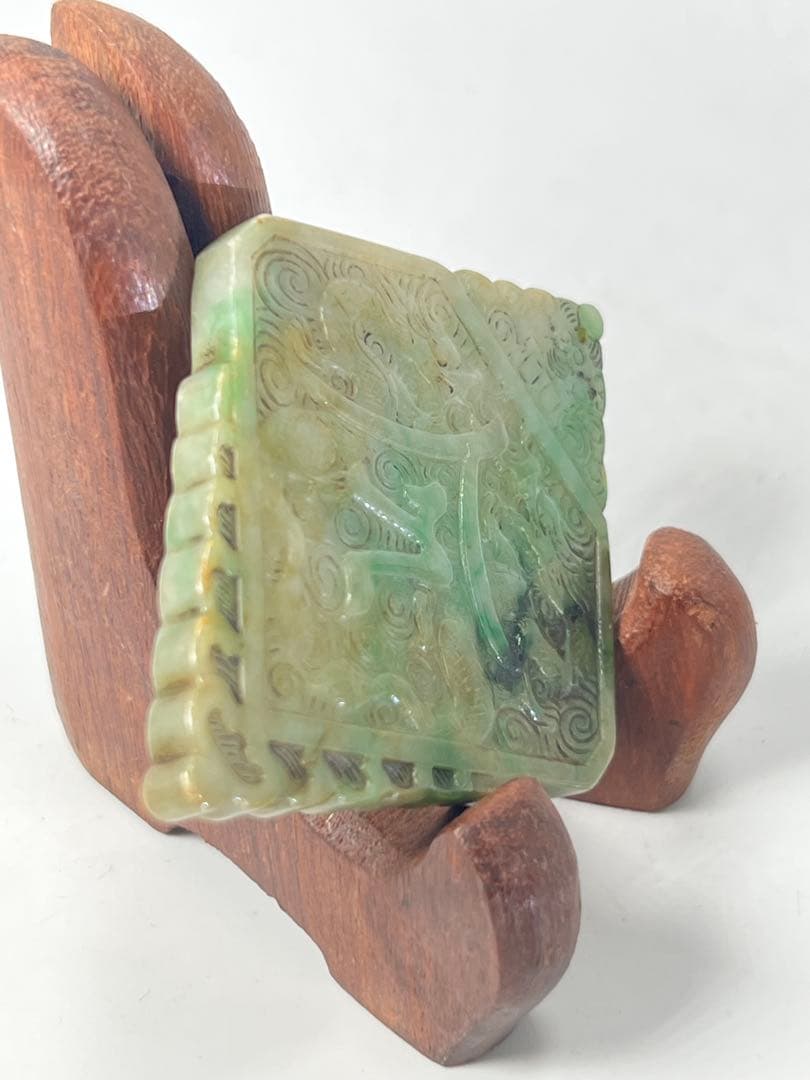 極上 本翡翠 重さ：38g BL2--040 - メルカリ 極上 本翡翠 重さ：38g