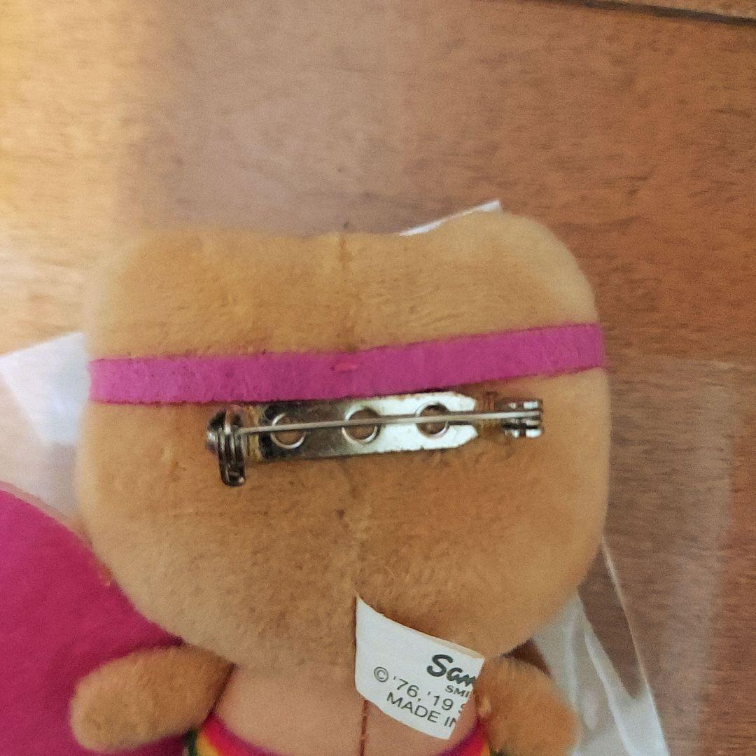 サンリオ　ハローキティ　45周年展　17サーフ　マスコットブローチ希少