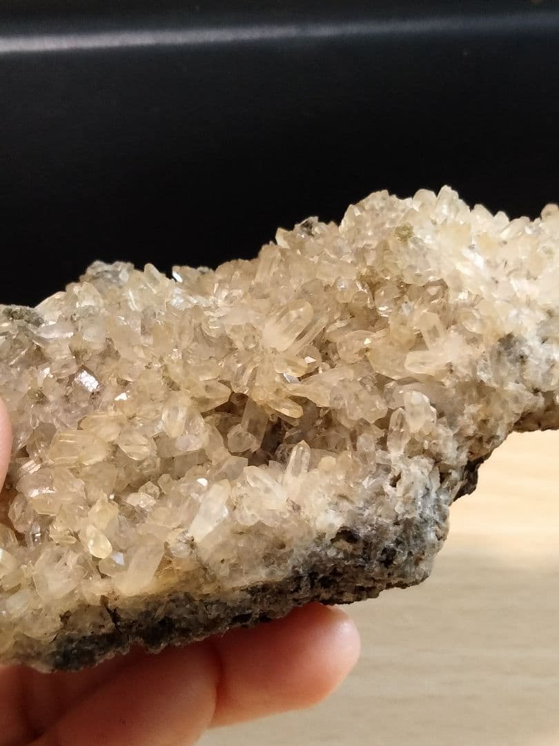 埼玉県秩父市中津川 秩父鉱山 橋掛沢 水晶クラスター 番号1