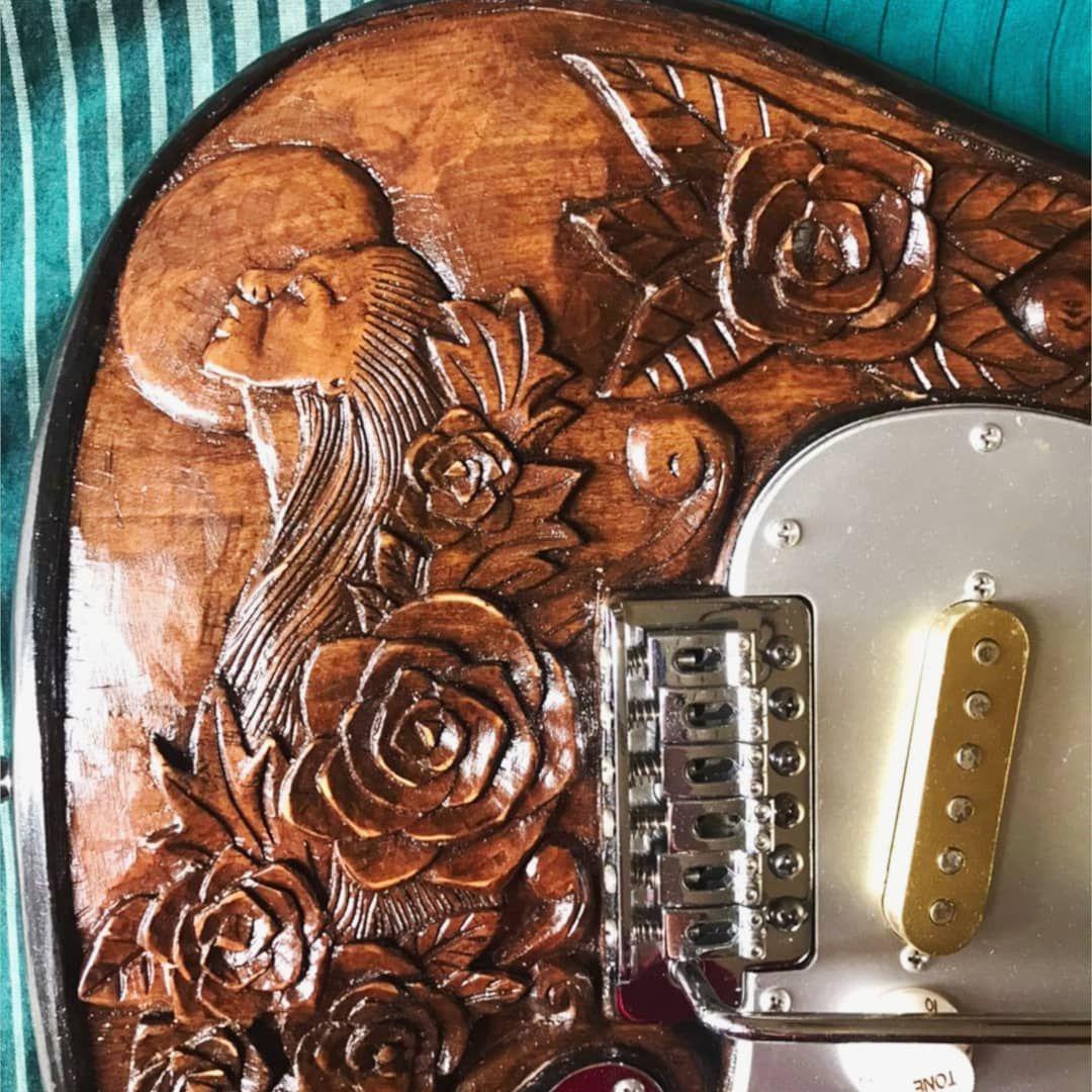 【オーダーメイドで受付中】エレキギター　カスタム　ストラト【木彫】