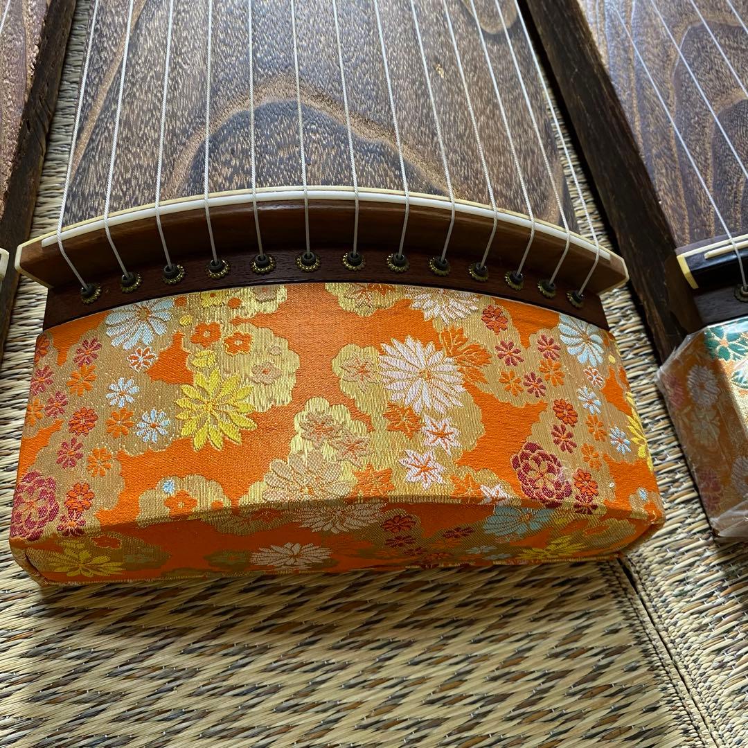 良品 4面セット売りです お琴 13弦 すだれ彫り 琴柱・ユタン【発送条件