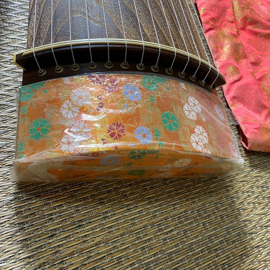 良品 4面セット売りです お琴 13弦 すだれ彫り 琴柱・ユタン【発送条件