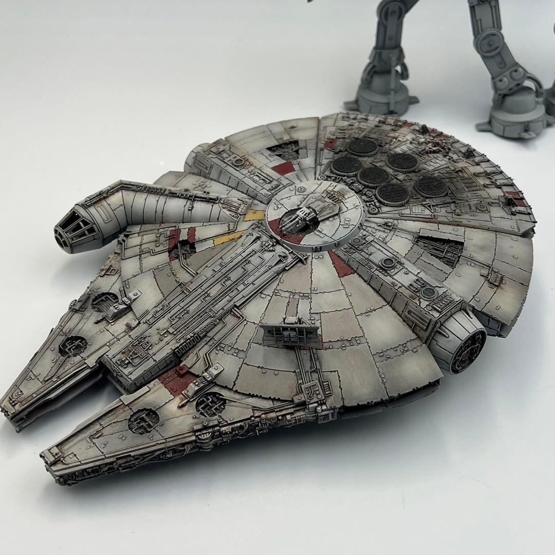 スターウォーズ　ミレニアムファルコン　AT-AT　完成品　プラモデル　フィギュア