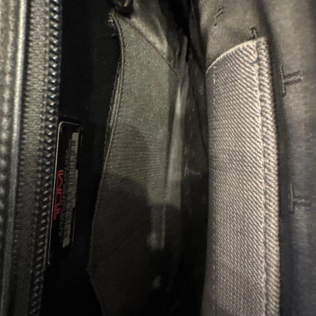 TUMI　ビジネスバッグ　オールレザー　T-pass A4収納　PC収納