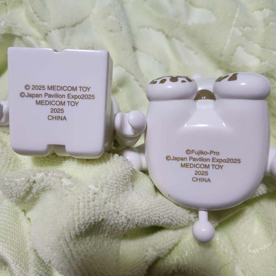 大阪関西万博 日本館限定フィギュア2体 VCD ベアブリック ドラえもん