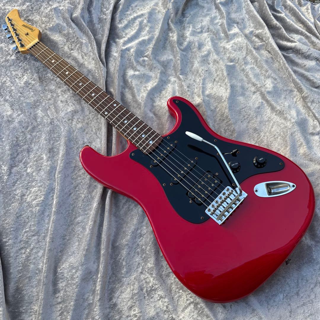 FERNANDES ストラトタイプ（SSH） アーム・ストラップ付、新品弦張替済