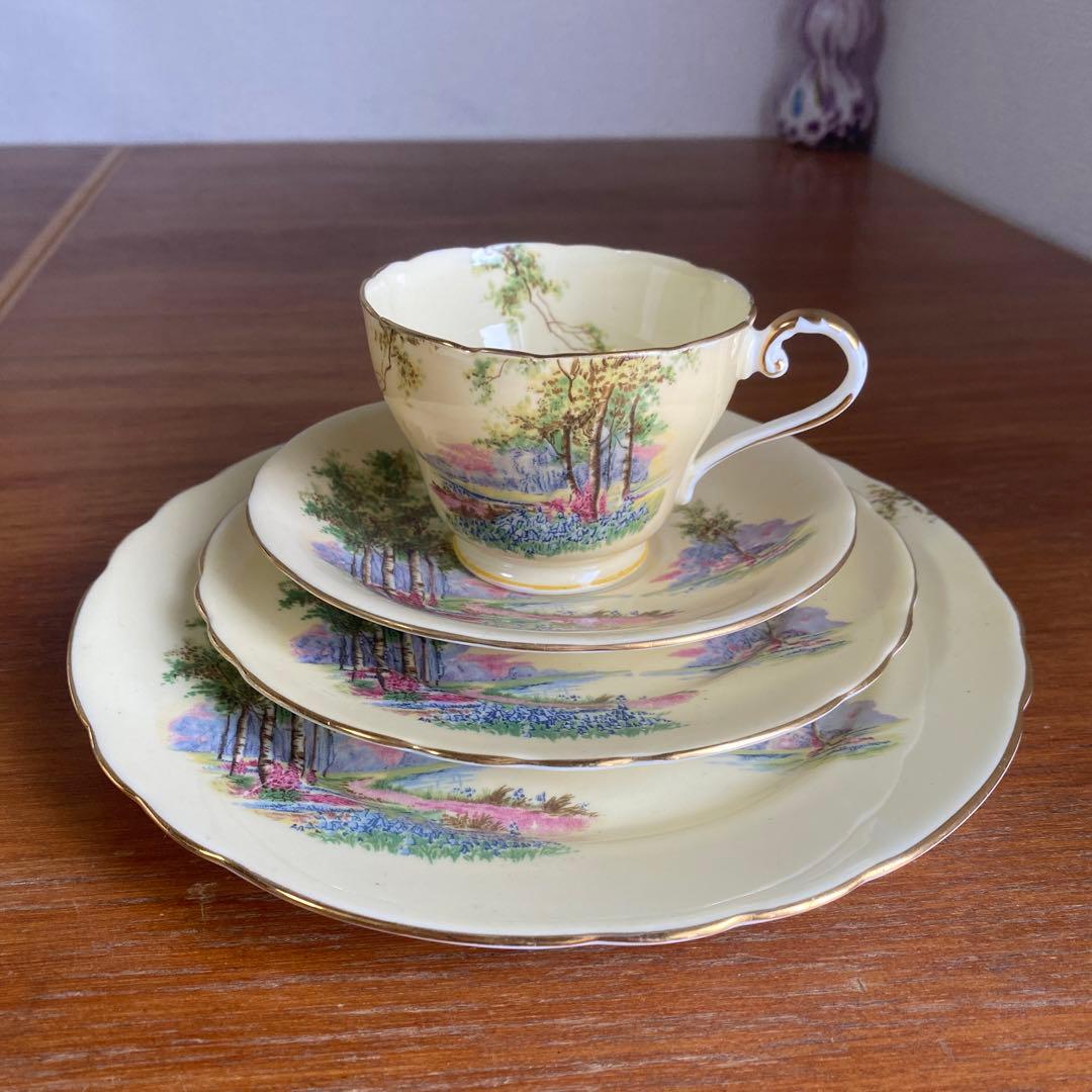 エインズレイ ブルーベル クリームイエロー カルテットカップ ソーサー