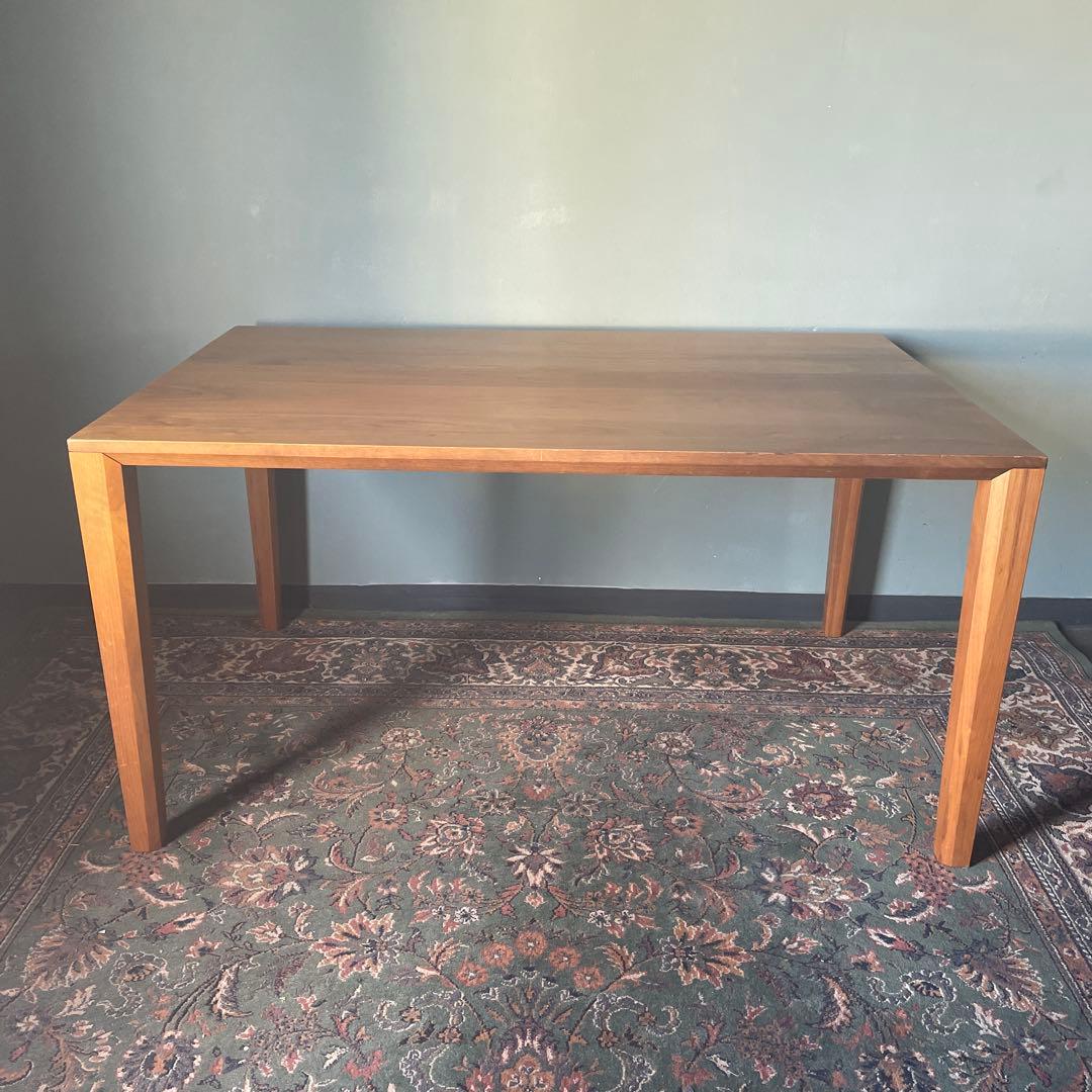 カリモク　天然木　ウォールナット　ダイニングテーブル