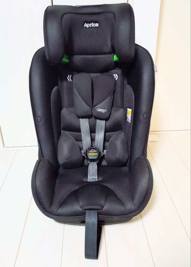 あじのひらき　Aprica フォームフィット ISOFIX