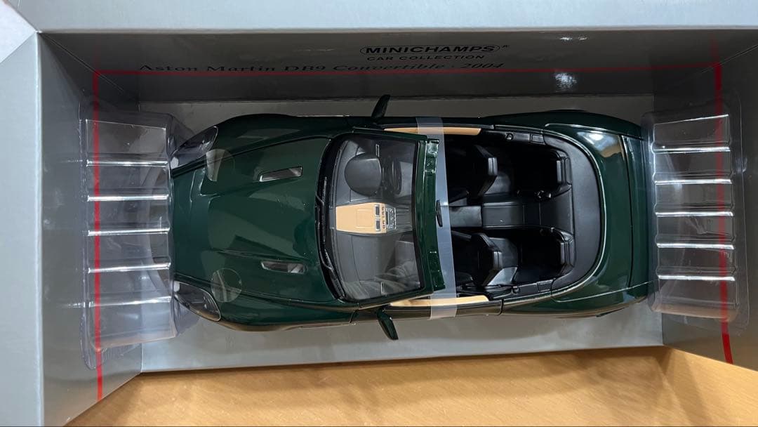 ミニチャンプス　アストンマーチン DB9 Convertible ミニカー